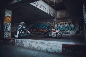 なかなか治らない口臭の原因は何ですか？