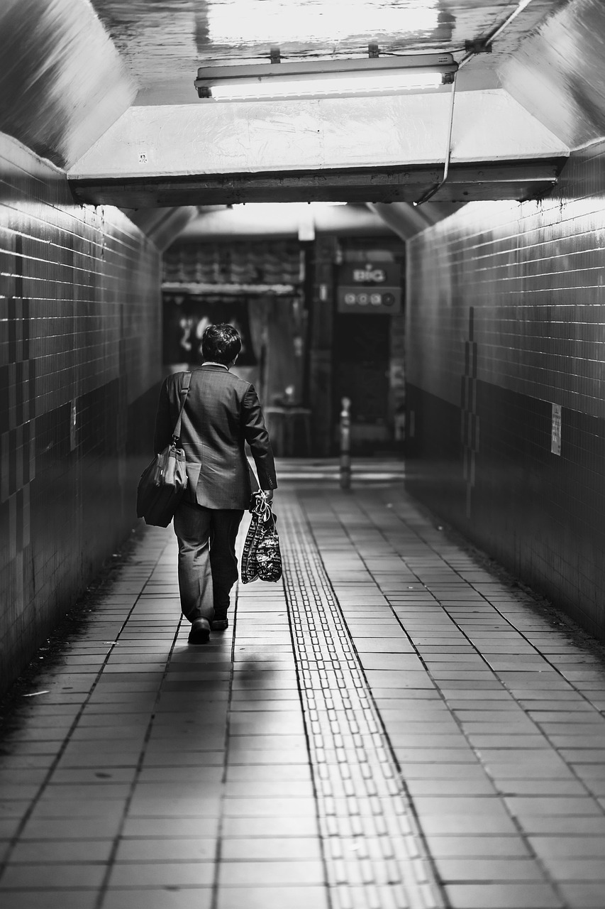 繰り返す口臭の原因は胃にあるのか？